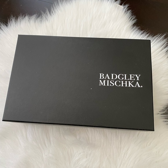 Badgley  Mischka  chic heels - Picture 3 of 13